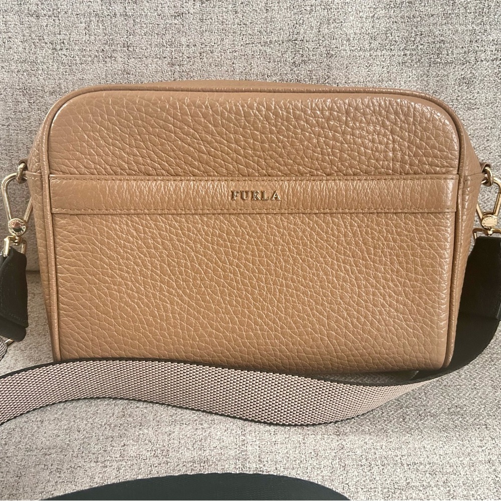 FURLA Avril Grained Leather Camera Bag - Camel/Brown